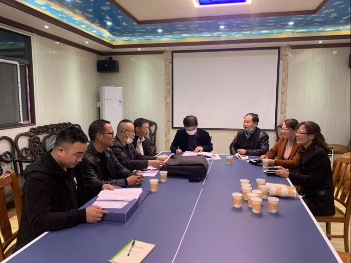 省、市、區(qū)殘聯(lián)**一行來十堰恐龍化工環(huán)氧地坪施工廠家檢查指導(dǎo)工作