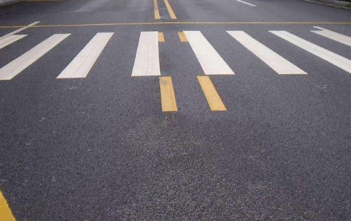 為什么道路上要進行標線施工呢？有什么作用呢？