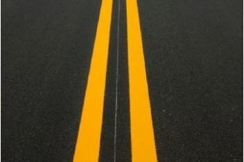 道路交通標(biāo)線在性能上有什么樣嚴(yán)格的要求呢？