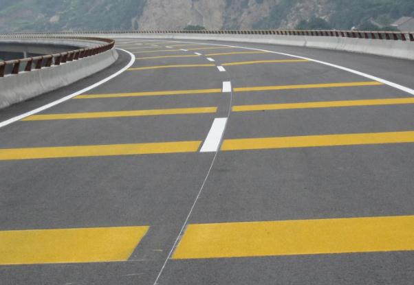 冬天道路標(biāo)線進(jìn)行施工，應(yīng)該注意這些事項(xiàng)！